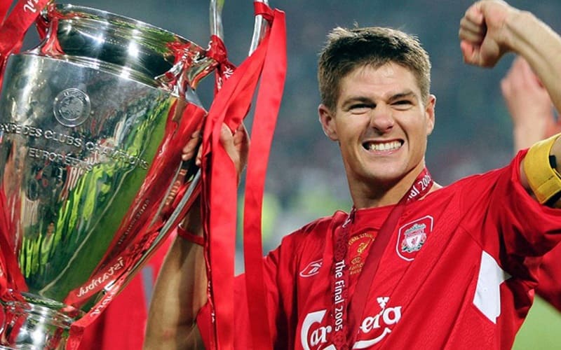 Steven Gerrard một trong những tiền vệ box to box huyền thoại